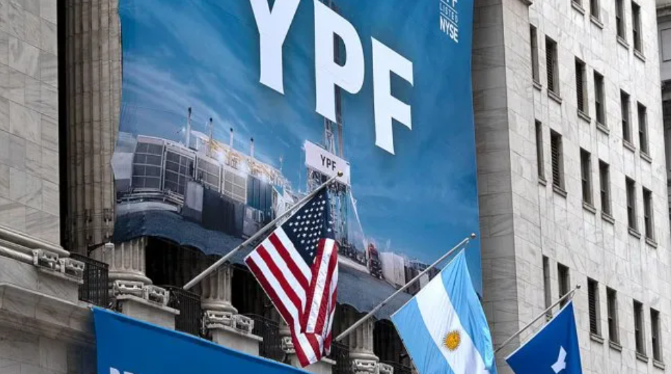 La Cámara de Apelaciones de Nueva York frena la entrega de acciones de YPF y habilita las apelaciones de Argentina