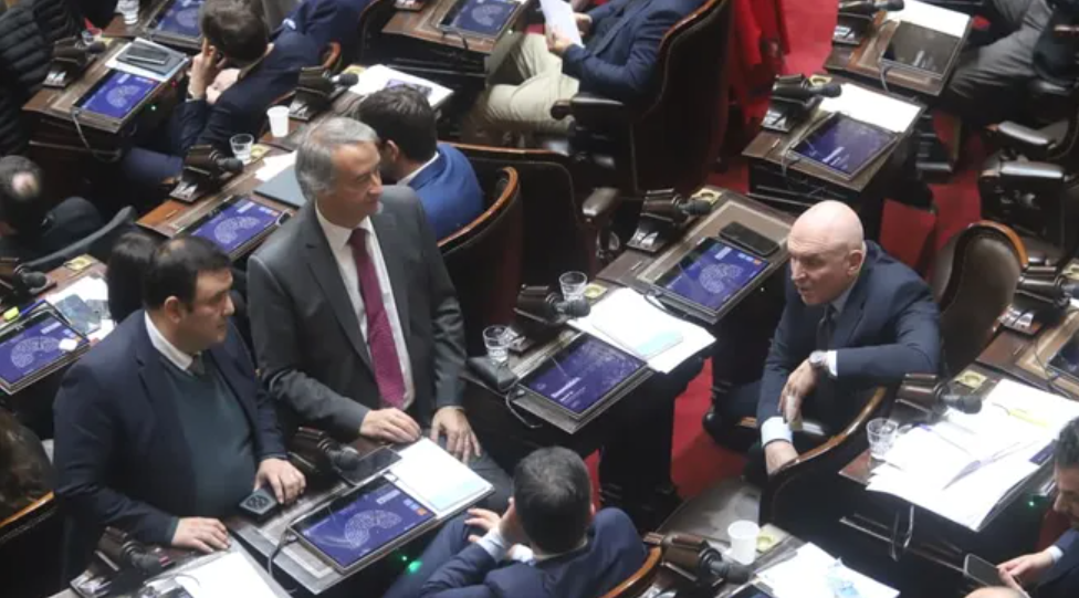 Gobierno evita la mitad del gasto extra votado en Diputados pero anticipa conflicto con el Congreso