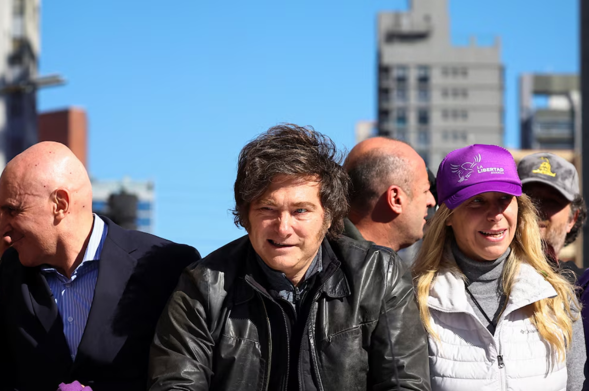 Denuncias cruzadas por los incidentes en la caravana de Javier Milei en Lomas de Zamora