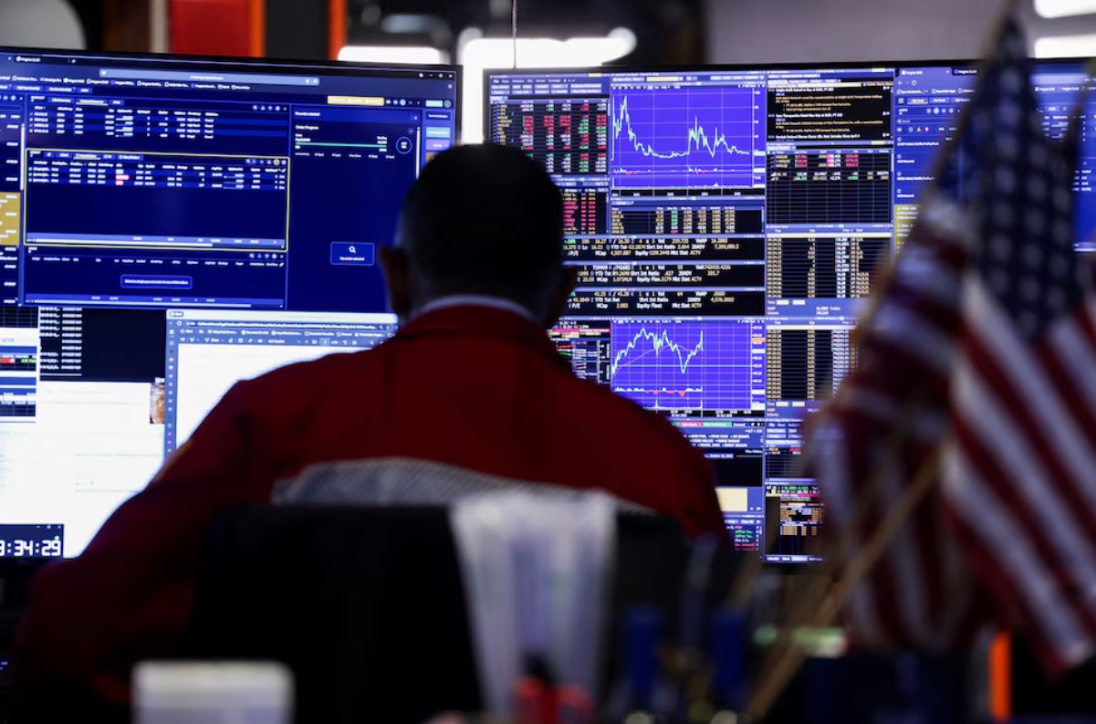 Tensión cambiaria y expectativa electoral: el dólar superó los $1.500 pese a la intervención del Tesoro estadounidense