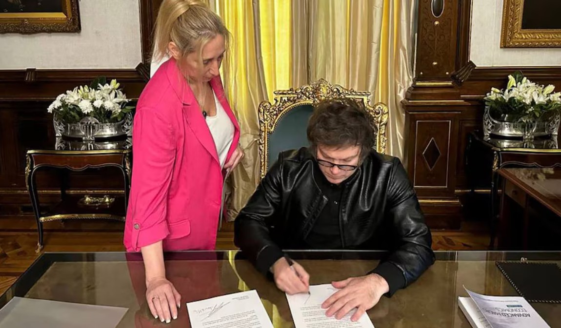 El Gobierno oficializó cambios en el DNU y amplió las competencias del Ministerio del Interior tras un acuerdo interno