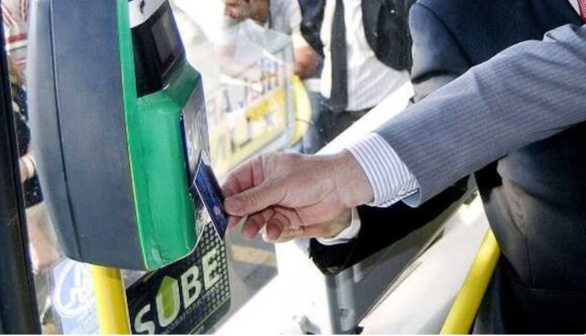 El boleto estudiantil universitario ya rige con descuento total para alumnos de la Ciudad de Buenos Aires