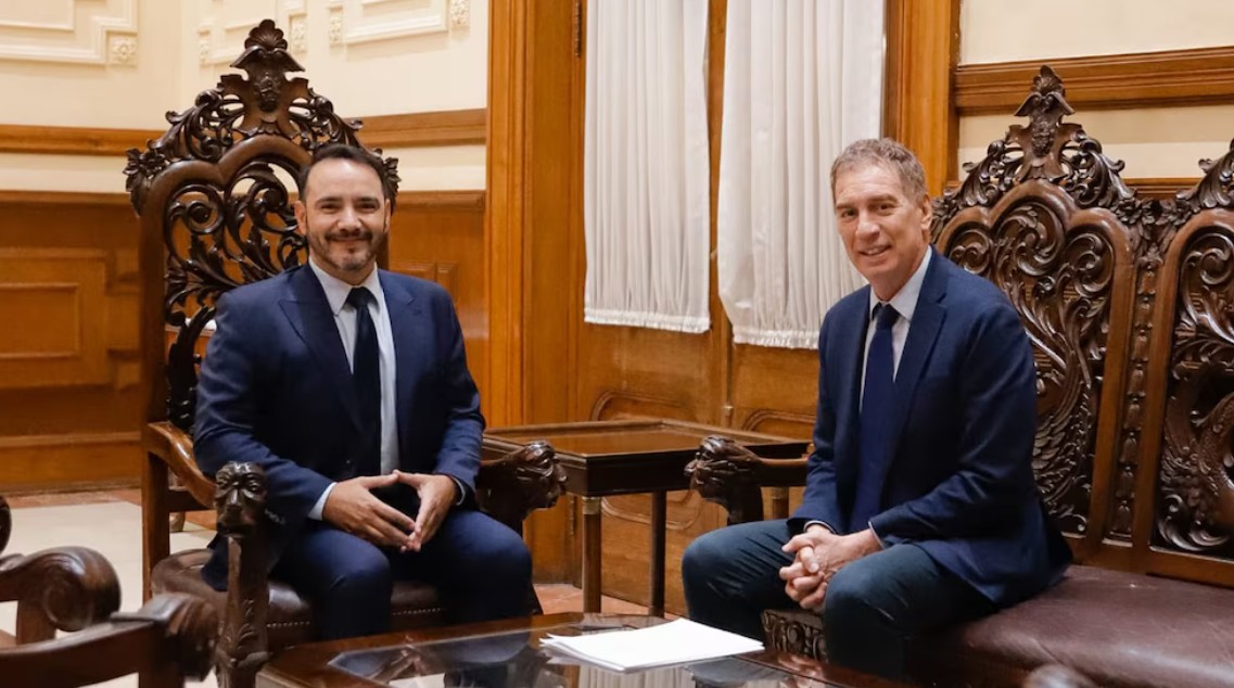 Juan Pablo Valdés dejó abierta su decisión sobre el proyecto de reforma laboral tras reunirse con Santilli