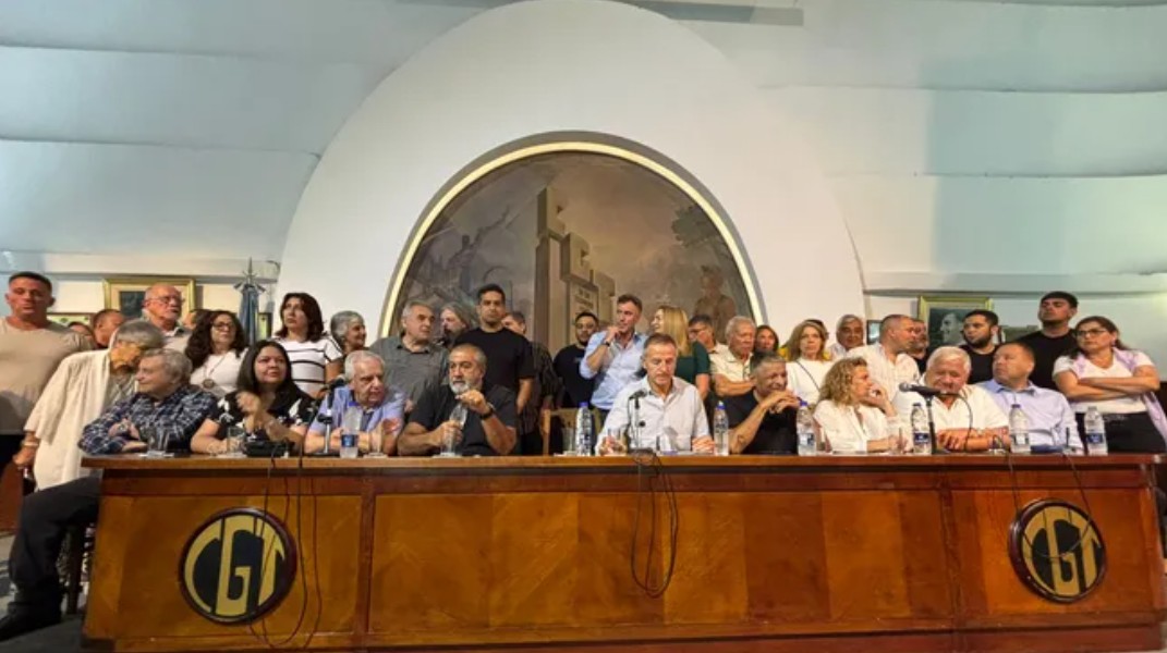 CGT confirmó paro nacional por la reforma laboral y amenaza con judicializar la ley si Diputados la aprueba