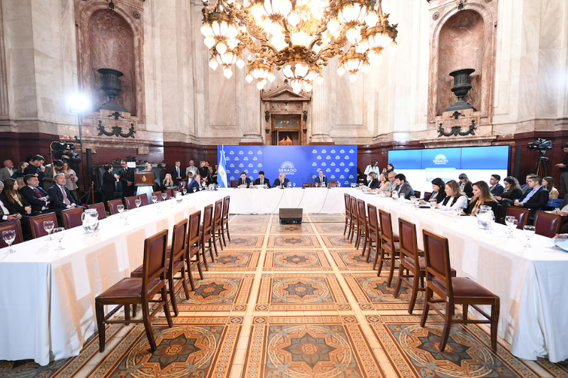 El Senado avanzó con 16 pliegos judiciales entre críticas del peronismo y denuncias por discriminación