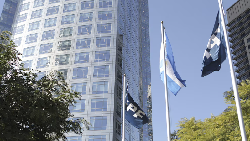 YPF avanza con la venta de Metrogas: hay 13 interesados y la operación podría superar los USD 700 millones