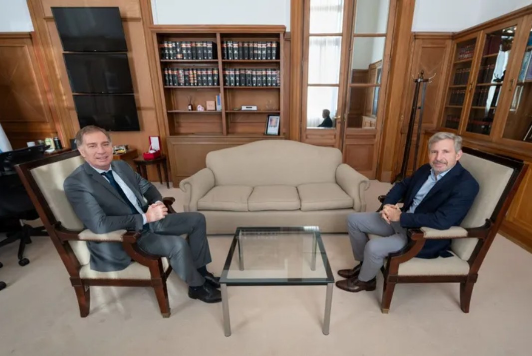 El Gobierno acelera la reforma política y negocia con gobernadores cambios para avanzar sobre las PASO
