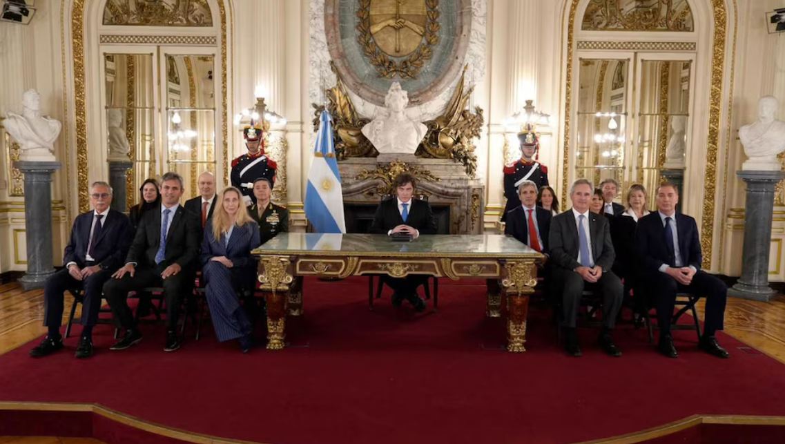 Milei viajará a Londres en plena tensión por Malvinas: dará una conferencia en Oxford y se reunirá con empresarios