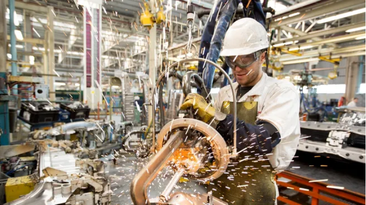 La industria profundizó la caída y acumula un retroceso de 3% en 2026