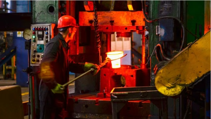 La industria y la construcción rebotaron en agosto, pero siguen por debajo de los niveles de 2025