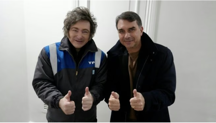 Milei celebró el triunfo de Flávio Bolsonaro sobre Lula y anticipó una mayor cooperación con Brasil